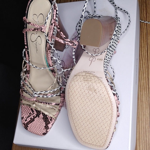 Shoes - Picture 2 of 2